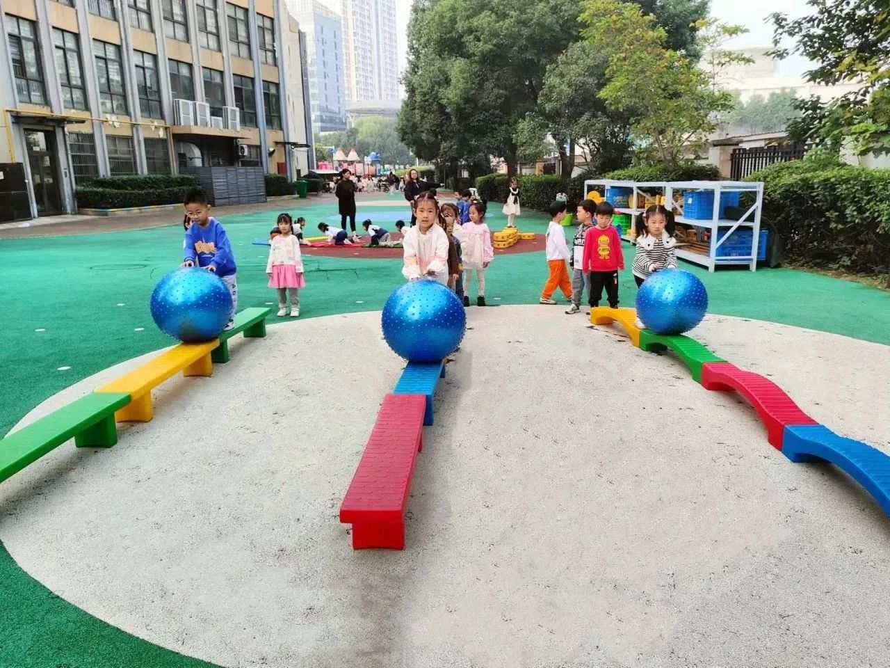 https://lysyjk.wxlxjy.com/contents/sitefiles2065/10328629/images/47438752.jpg