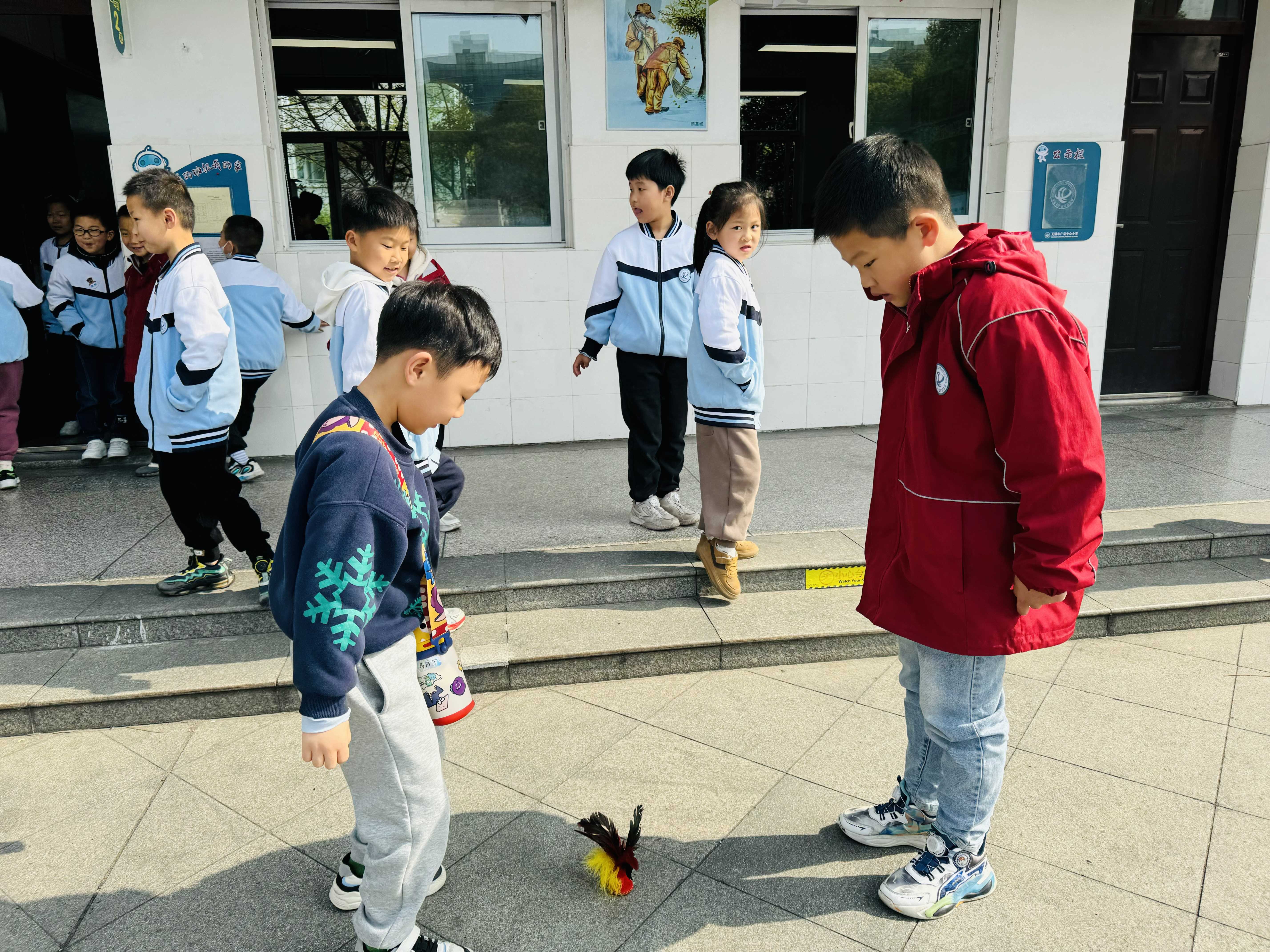 https://lysyjk.wxlxjy.com/contents/sitefiles2065/10328629/images/49405029.jpg